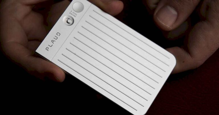 plaud-note,-el-«chatgpt-de-bolsillo»-que-graba,-transcribe-y-resume-conversaciones:-como-funciona-y-cuanto-cuesta