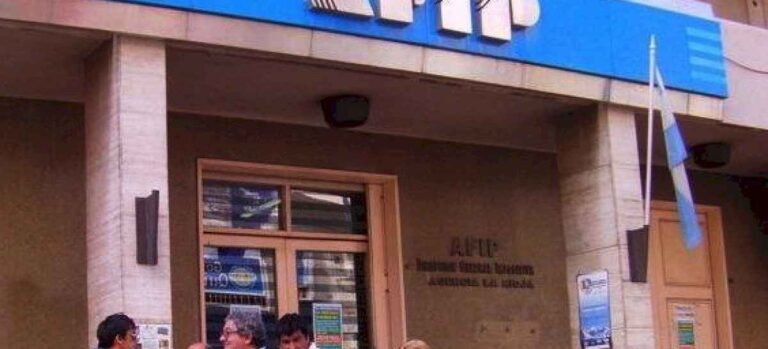 estatales-nacionales:-se-prohibio-el-ingreso-a-un-cargo-via-hereditaria