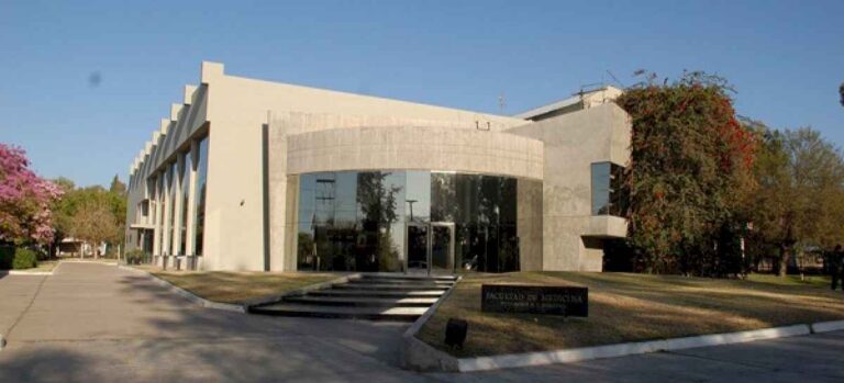 barcelo,-con-talleres-pre-universitarios-para-carreras-de-grado-y-pregrado