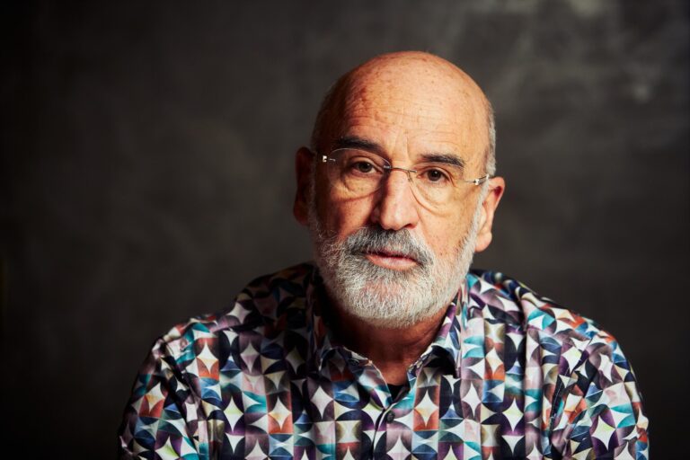 De la red social X a los titulares: muerte y resurrección de Fernando Aramburu