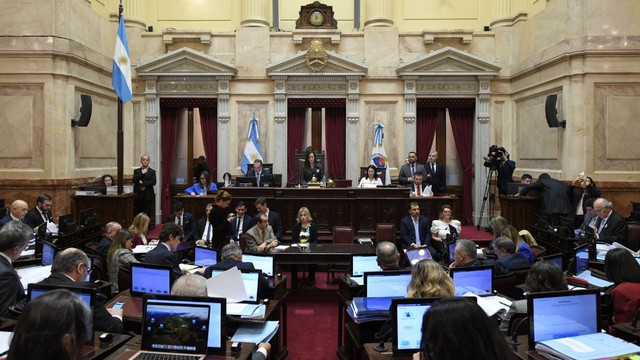 Los libertarios resistirán la expulsión de Edgardo Kueider y quieren asegurarse la Comisión de Asuntos Constitucionales