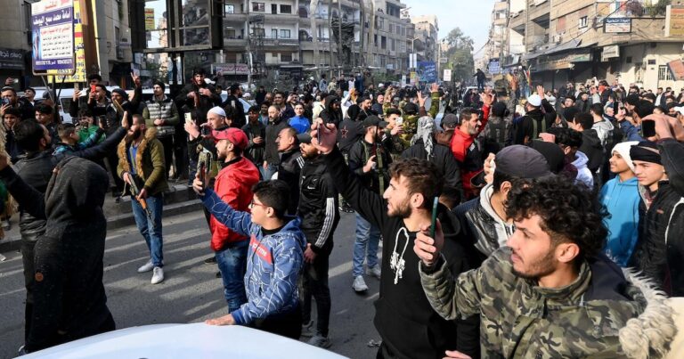 Líbano refuerza con tropas adicionales las fronteras norte y este con Siria