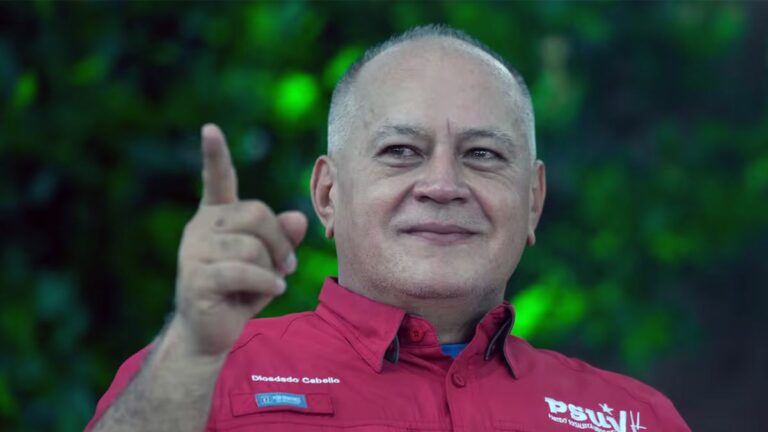 Para el gobierno de Venezuela, el gendarme detenido quería liberar a los refugiados en la Embajada en Caracas