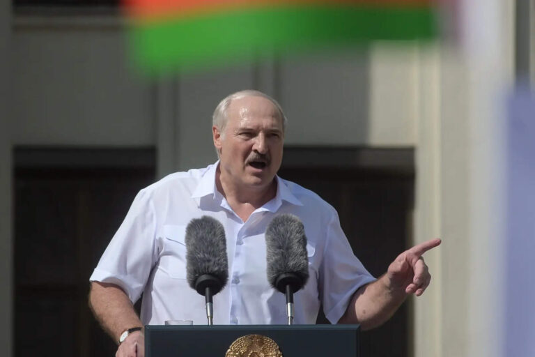 El dictador Alexander Lukashenko afirmó que ‘es mejor ser un dictador que ser gay’