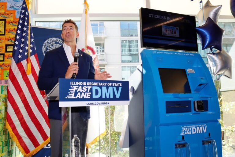 DMV ofrecerá autoservicio para las licencias de conducir y Real ID en este punto de Chicago