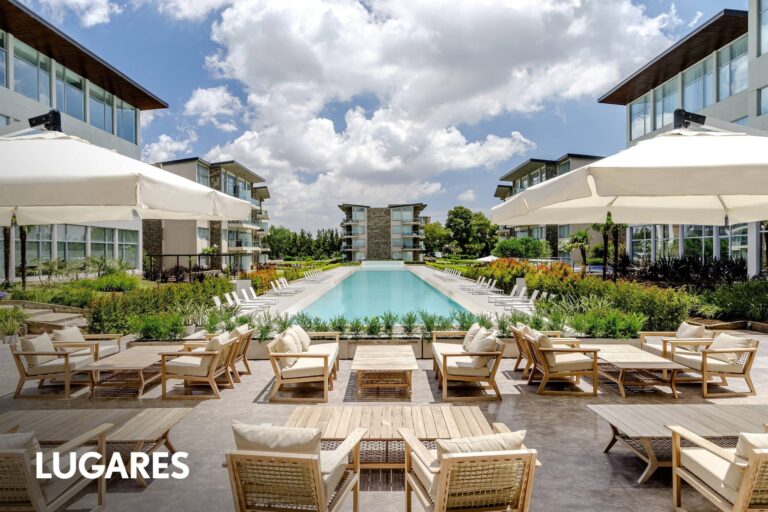 Apertura: con spa, cancha de polo y pileta XXL es el primer hotel cinco estrellas de la zona