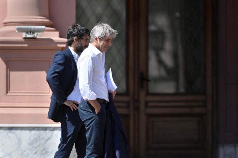 Caputo pide que no haya PASO porque calcula que no habrá mejoras en el bolsillo antes de octubre
