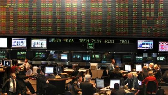 Cómo impacta la asunción de Donald Trump en el mercado de acciones y bonos argentino