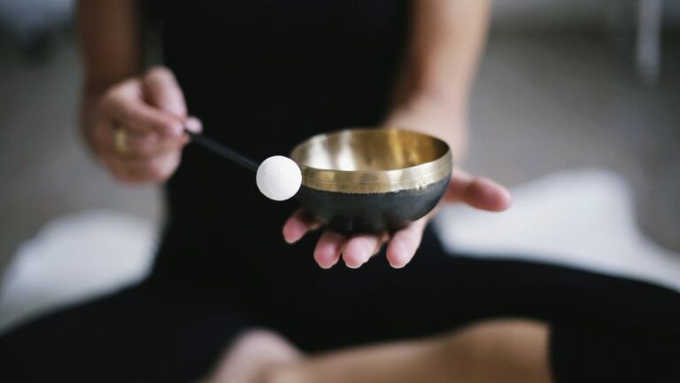 El ritual para hacer durante el cuarto menguante que atrae buena suerte