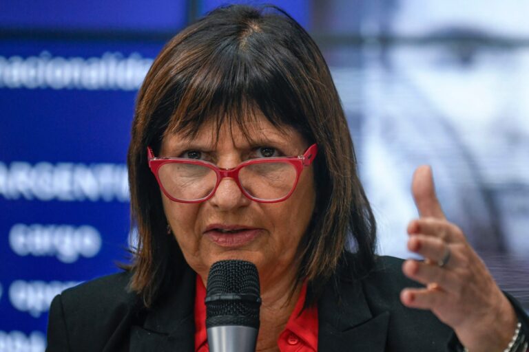 Después del cerco en la frontera con Bolivia, Bullrich dijo que reforzarán los pasos con Brasil