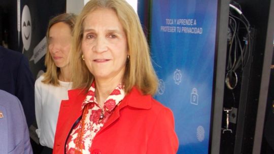 La infanta Elena sufre incontinencia y causa problemas en la Corona: por qué