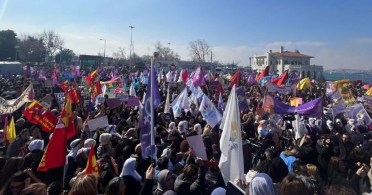 8M: resistencia mundial. La lucha contra el capitalismo y el patriarcado se alza en las calles