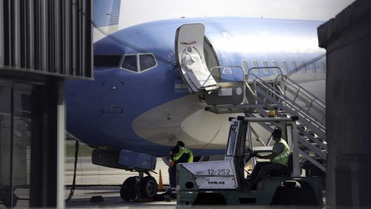 Formalizan la privatización de Intercargo con una licitación pública