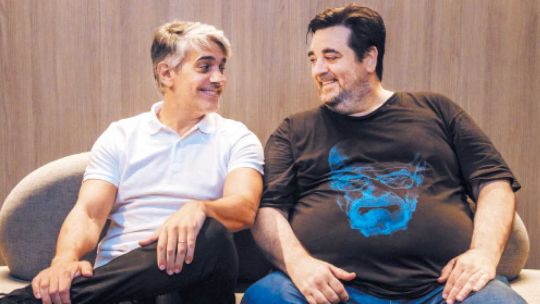 La comedia del año brinda con amigos