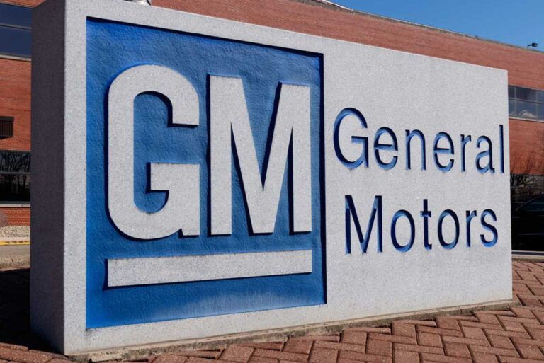 General Motors paralizó la producción