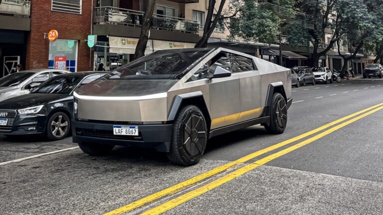 Revelaron de quién es el Tesla Cybertruck que fue visto en Buenos Aires