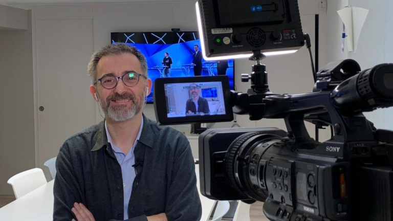 El Gobierno revocó la residencia al asesor catalán que trabaja en la campaña del PRO