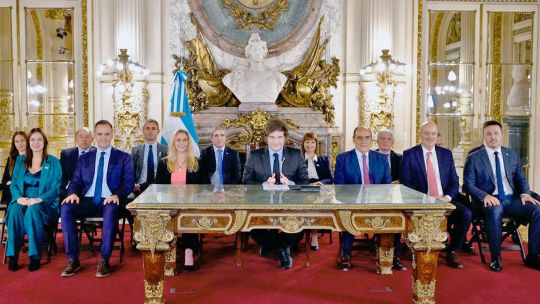 Eliminamos el cepo para siempre, aseguró Milei y prometió que esta vez sí es diferente