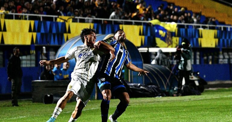 Video: el golazo de chilena para que Atlanta sea puntero