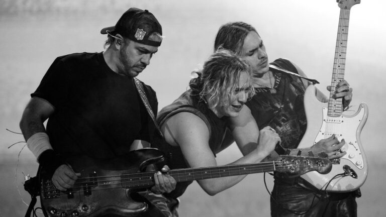 A puro rock, Airbag brindó un eléctrico show en el Monumental ante más de 80.000 personas