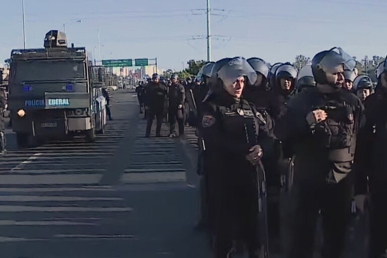 Caos en Puente La Noria: trabajadores de La Salada realizaron un corte total