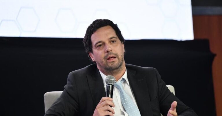 El Gobierno envió una comitiva a EE.UU ante la inminente suba de los aranceles al acero al 50%