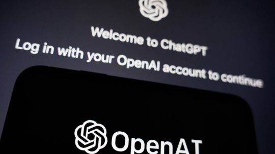 Modelos de IA mintieron y chantajearon en pruebas internas de OpenAI y Anthropic