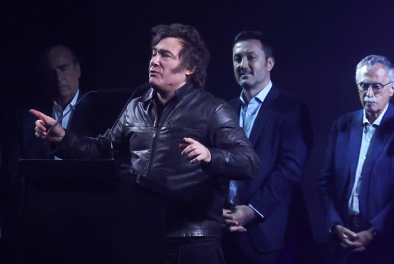 Encuesta: Por primera vez aparece un fuerte antimileismo que supera el 53 por ciento