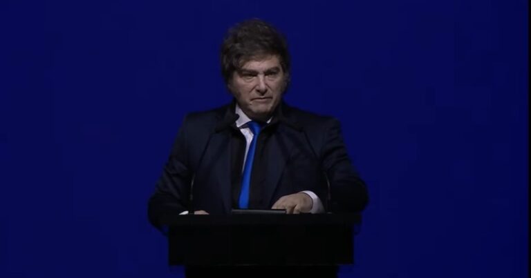 Javier Milei recordó cuando Cristina impidió una suba en las jubilaciones: Los que reclaman son los mismos que vetaron