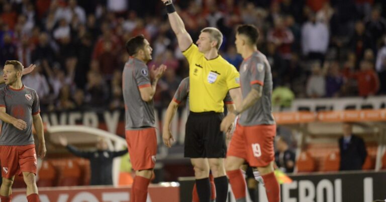 Anderson Daronco volverá a dirigir a Independiente tras casi siete años desde la polémica con Javier Pinola