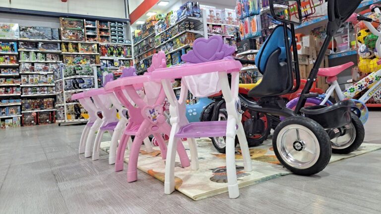 Alerta en el sector del juguete: las importaciones se duplicaron y la ropa se impone como regalo elegido para el Día del Niño