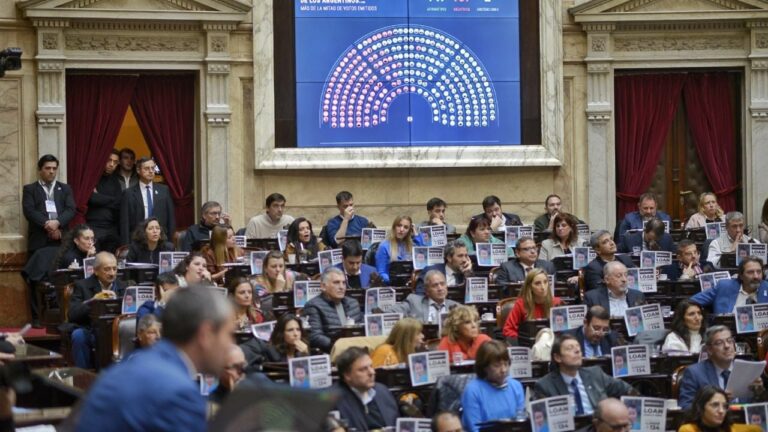 La oposición desafía a Javier Milei: leyes con alto costo fiscal llegan al Congreso