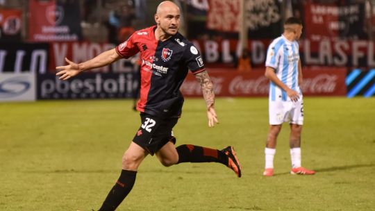 Newells sacó boleto a cuartos de Copa Argentina: en una lluvia de goles, venció 3-2 a Atlético Tucumán