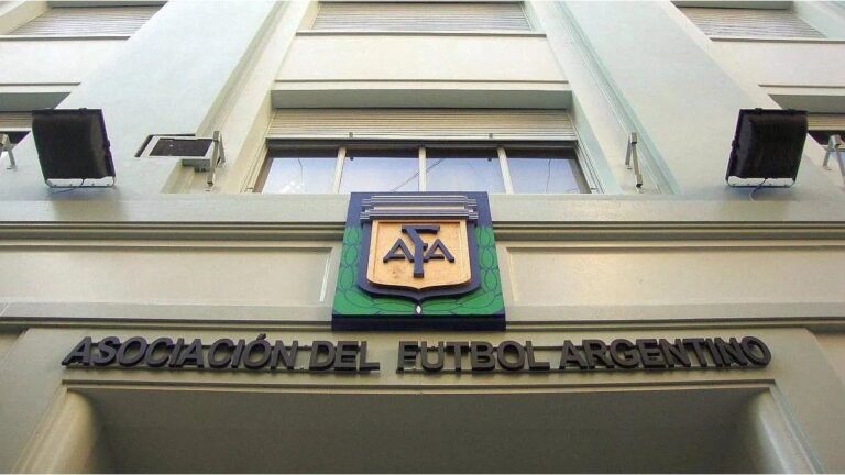 Cruce entre la AFA y el Gobierno: Pablo Toviggino le respondió a Federico Sturzenegger por las SAD