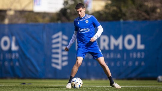 Vélez pone fin a la novela Thiago Fernández: Colgado hasta que finalice su contrato