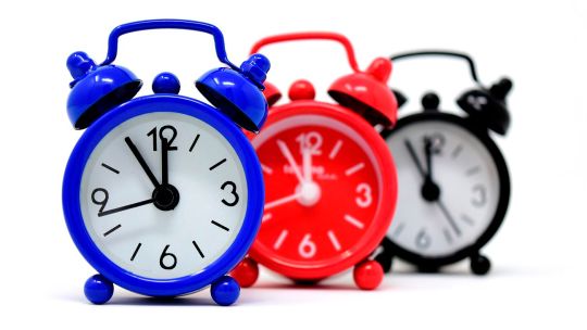 Especialista que aplicó el cambio de huso horario aseguró que «para Argentina no sirve»