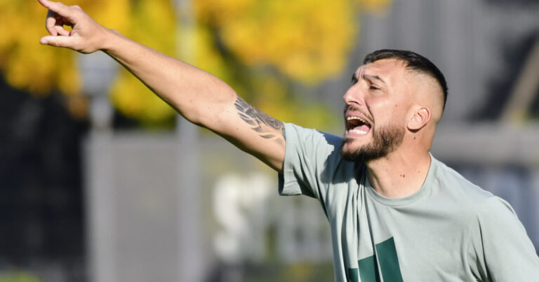 Riestra y Sarmiento se enfrentan por el Clausura