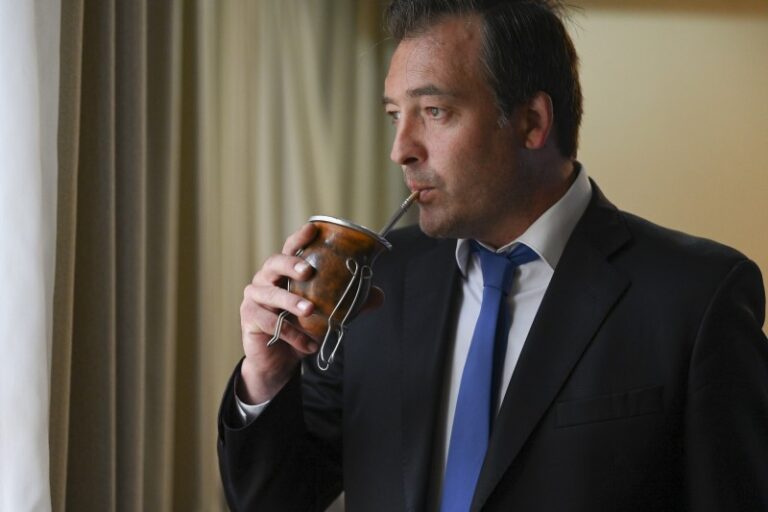 Encuesta: El peronismo polariza en Rio Negro y podría quedarse condossenadores