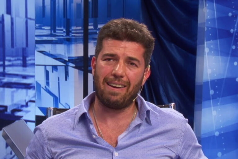 Un niño arrancado del jardín por la policía