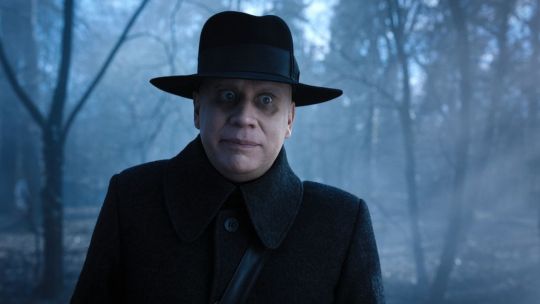 Netflix prepara un spin-off de «Merlina» sobre el excéntrico Tío Lucas: todo lo que se sabe