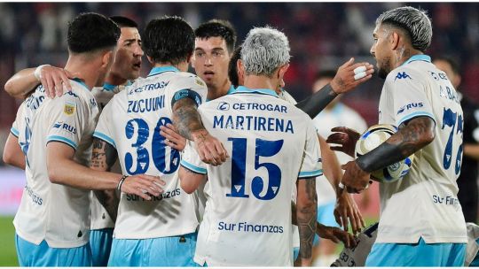 Racing rompió con su mala racha de visitante: venció 2-0 a Huracán en el Ducó y se ilusiona con los playoffs