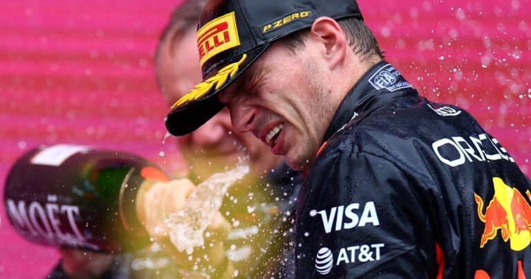 Como ser de River y jugar en Boca: Max Verstappen manejará una Ferrari en una carrera oficial