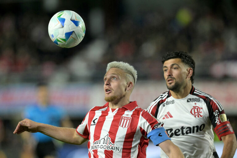 Estudiantes no pudo en los penales y Flamengo será el rival de Racing