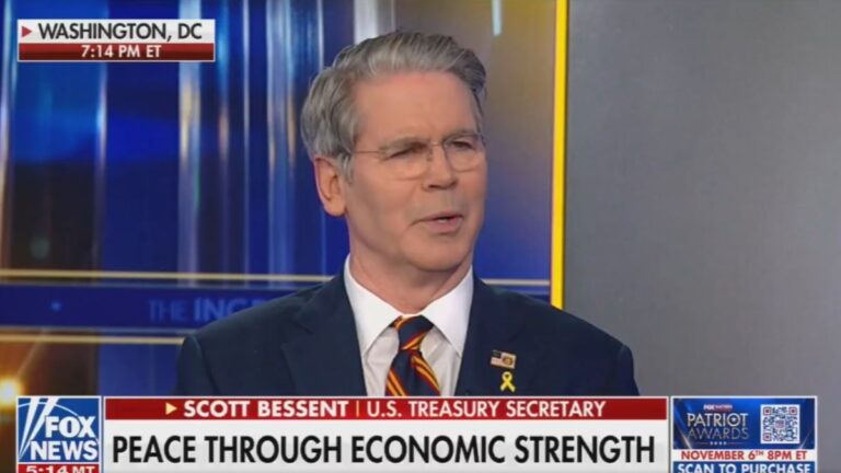 Scott Bessent, sobre el auxilio de EEUU a Argentina: «No es un rescate en absoluto. Es comprar barato y vender caro»