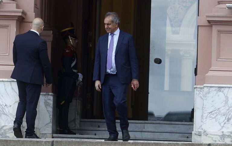 Karina está agradecida con Francos y por ahora sigue Scioli