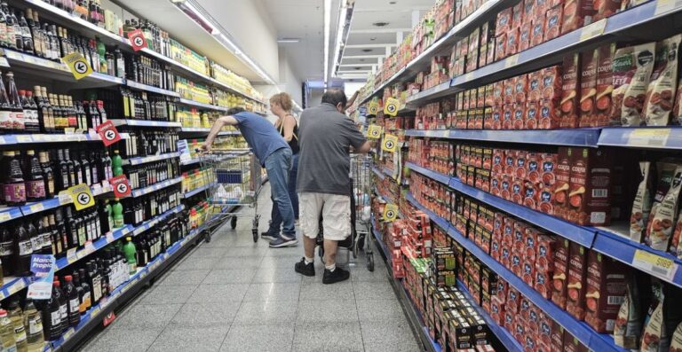 Duro cierre de año. Inflación del 2,8% y canasta de $1,3 millones