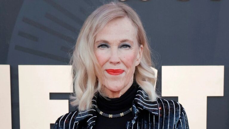Se conoció de que murió la actriz Catherine O’Hara, conocida por «Mi pobre angelito» y «Beetlejuice»
