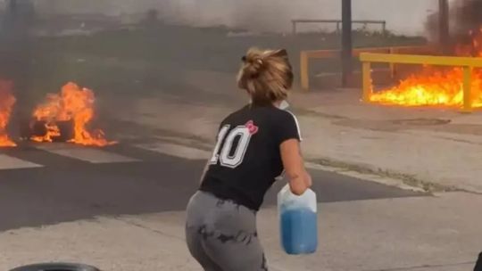 Mataron a un recluso en la cárcel de Paraná y la protesta de familiares casi termina con quemados en vivo