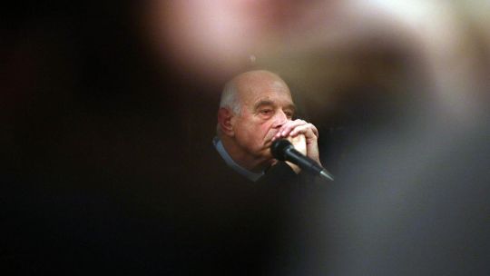 Christian von Wernich, el siniestro cura que «confesaba» a los detenidos de la dictadura