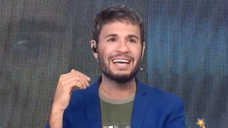Tomás Dente durante la emisión de su programa en Crónica TV.